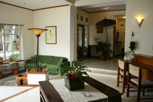 Rumah Asri Guest House - Photo5