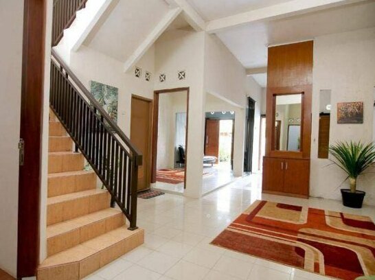 Rumah Dyandra Suryalaya - Photo3