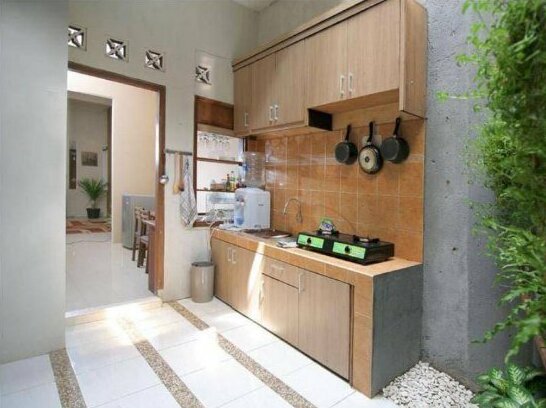 Rumah Dyandra Suryalaya - Photo5