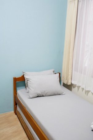 The Attic Bed & Breakfast - Photo3