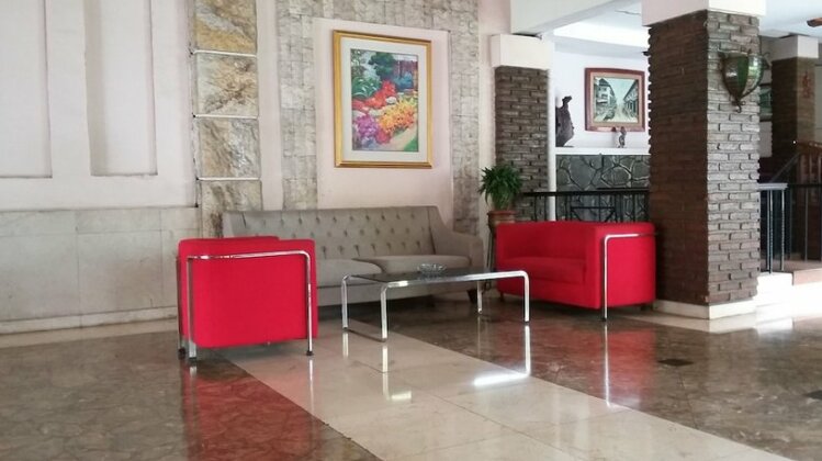 Topas Galeria Hotel - Photo2