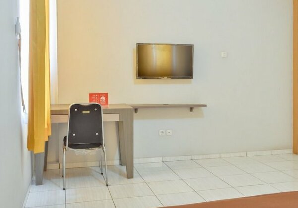 ZEN Rooms Basic UNINUS Syariah - Photo4