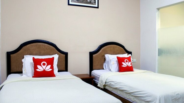 ZEN Rooms Lengkong Besar - Photo4