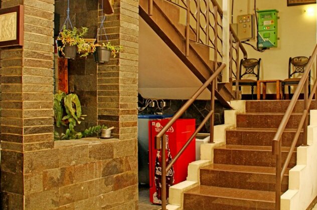 ZEN Rooms Riau Martadinata - Photo2