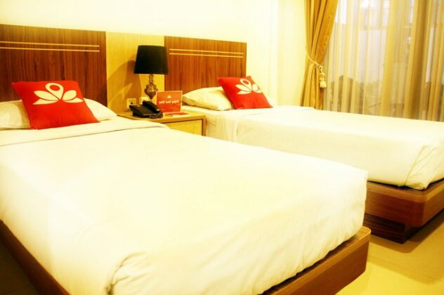 ZEN Rooms Riau Martadinata - Photo4