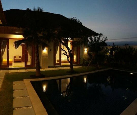 Banyuriris Villa
