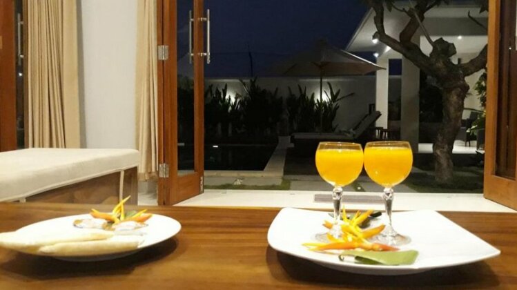 Banyuriris Villa - Photo3
