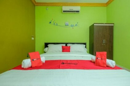RedDoorz Syariah near Syamsudin Noor Airport 2