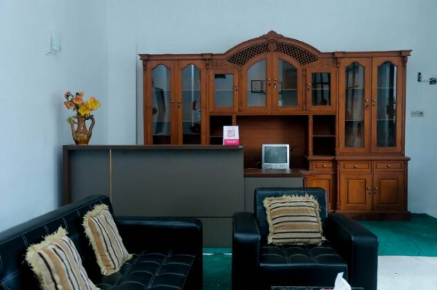 OYO 2301 Hocky Residence - Photo3