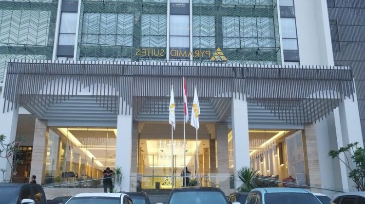 Pyramid Suites Hotel