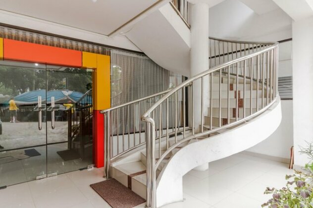 RedDoorz Syariah near RSU Suaka Insan