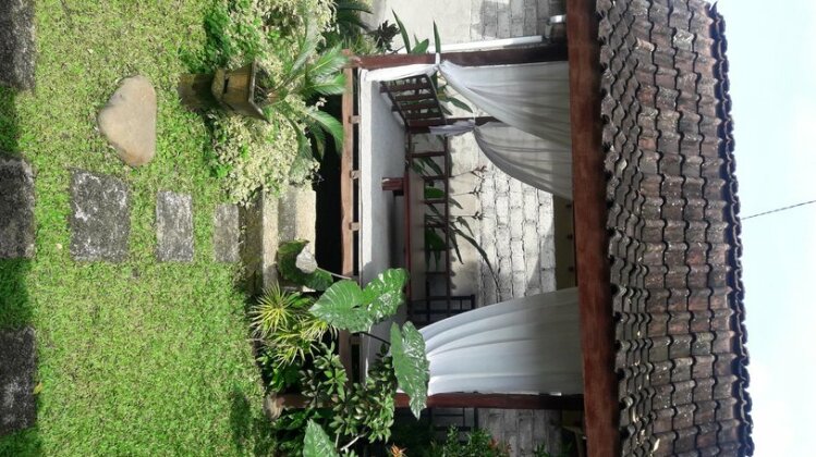 Jujugan Homestay & Resto - Photo3