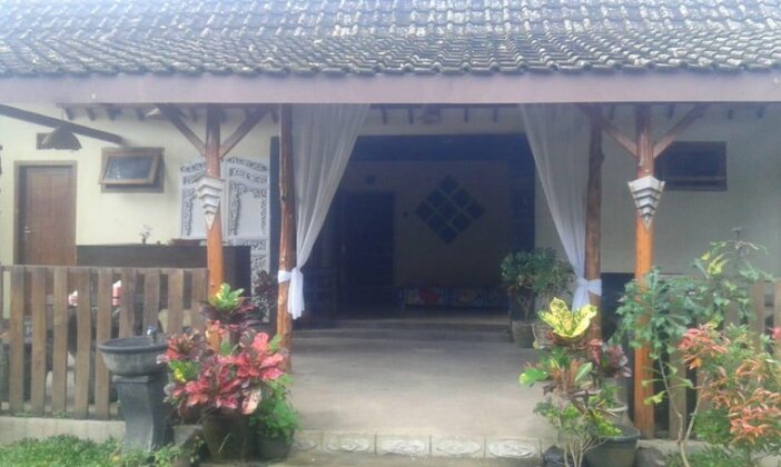 Jujugan Homestay & Resto - Photo4