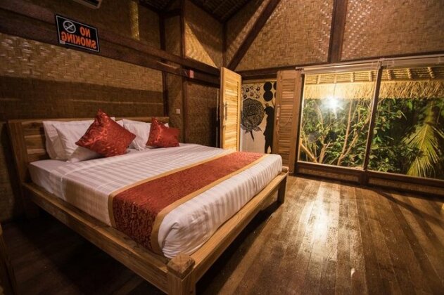 Hobbit's House Homestay