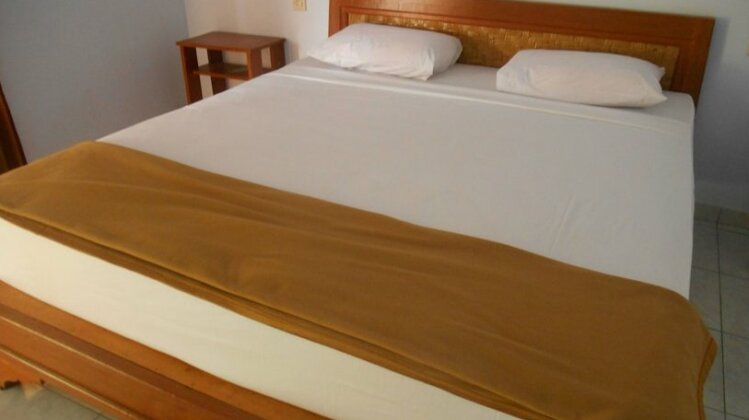 The Local Menjangan Homestay - Photo2
