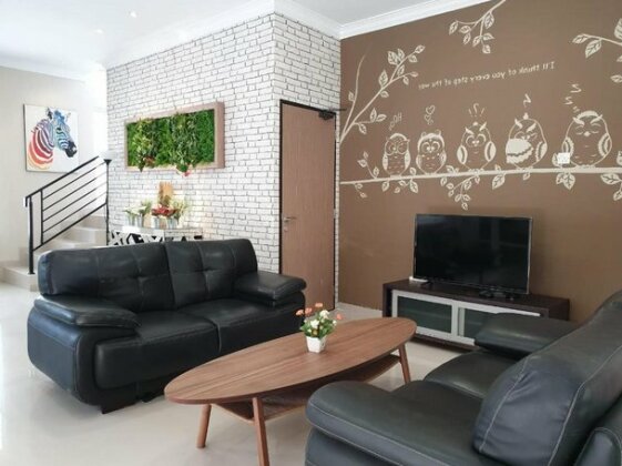 Danka@Taman Golf Residence - Photo2