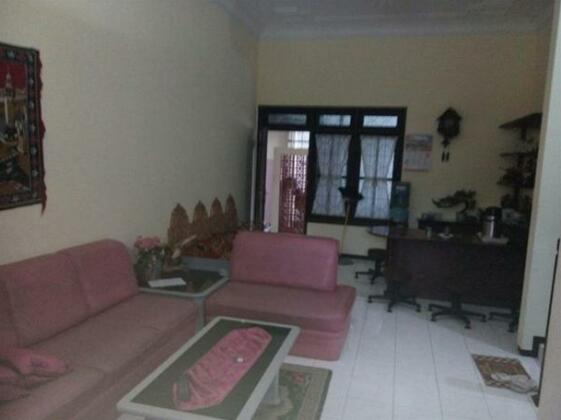 Bumi Asri Guesthouse - Photo4