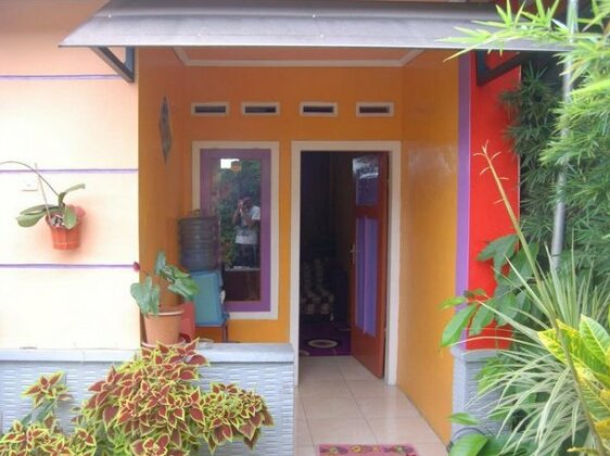 Darmo Homestay - Photo2