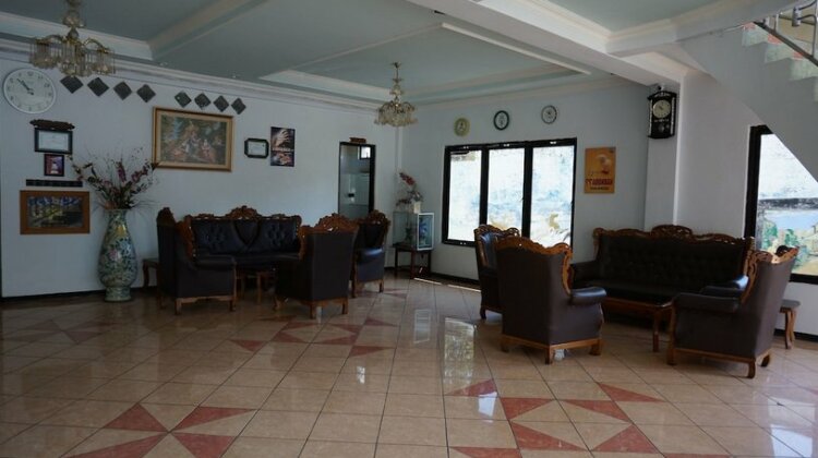 Hotel Surya Indah Batu Malang - Photo5