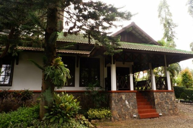 OYO 604 Cemara's Residence