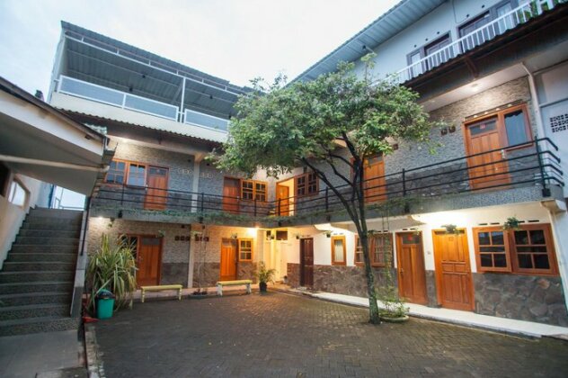 Photo 3