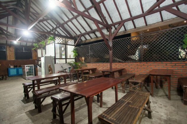 RedDoorz @ Pandanrejo Batu - Photo4
