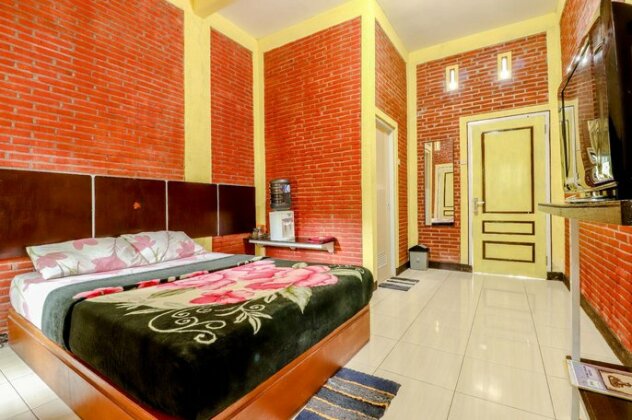 Room Stay Cempaka Mulya - Photo2