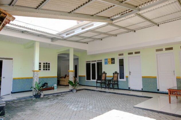 SPOT ON 1687 Griya Harmony Family Syariah - Photo2