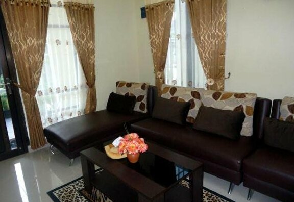 Villa Arista Batu East Java - Photo4