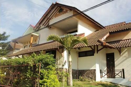 Zam Zam Villa & Resto - Photo2