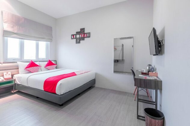 OYO 537 Versa Hotel - Photo2