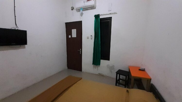 Queen Bed with AC Rumah Rahman 3 - Photo3