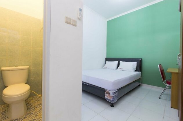 RedDoorz @ Pekayon Bekasi - Photo4