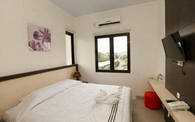 Hotel Summer Bitung - Photo5