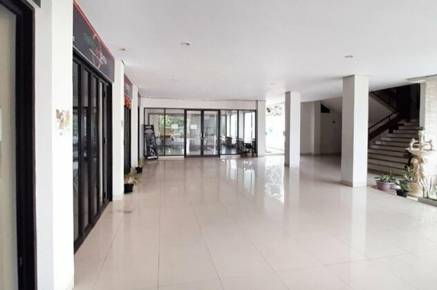 RedDoorz Plus @ Bitung City Center - Photo3