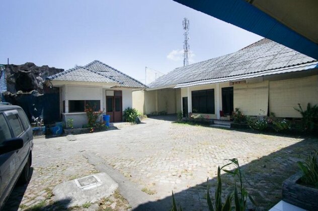 RedDoorz plus near Pelabuhan Bitung - Photo2