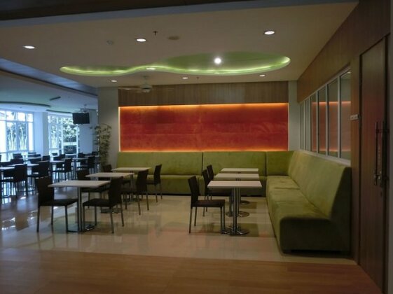 Izi Hotel Bogor - Photo4