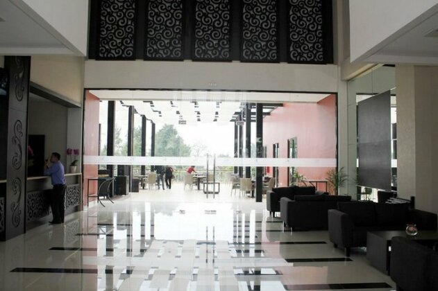 Padjadjaran Suites Resort and Convention Hotel - Photo3