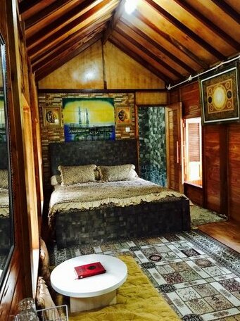 Penginapan Muslim Yuni Inn - Photo2