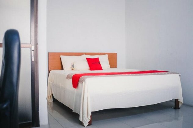 RedDoorz near Sirkuit Sentul - Photo4