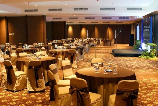 Swiss-Belhotel Bogor - Photo4
