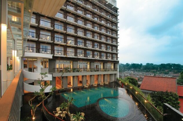THE 1O1 Bogor Suryakancana