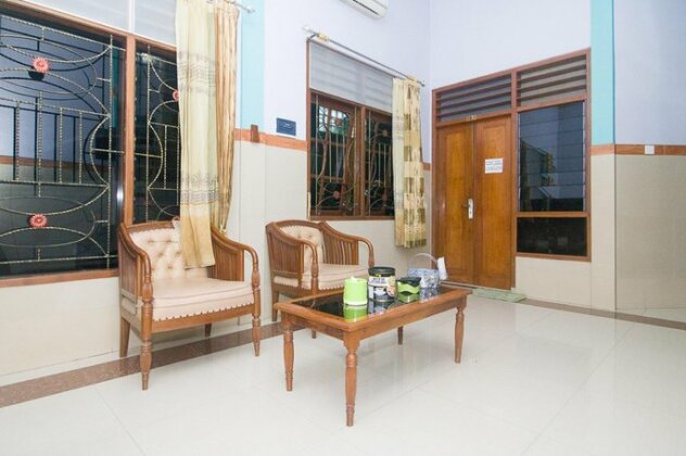 RedDoorz Syariah near Alun-Alun Bojonegoro - Photo2
