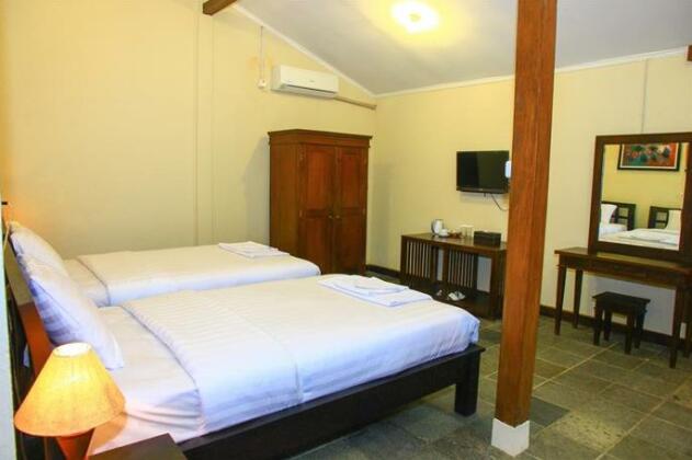 Senthong Asri Hotel and Resto - Photo3