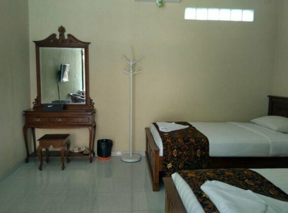 Senthong Asri Hotel and Resto - Photo5