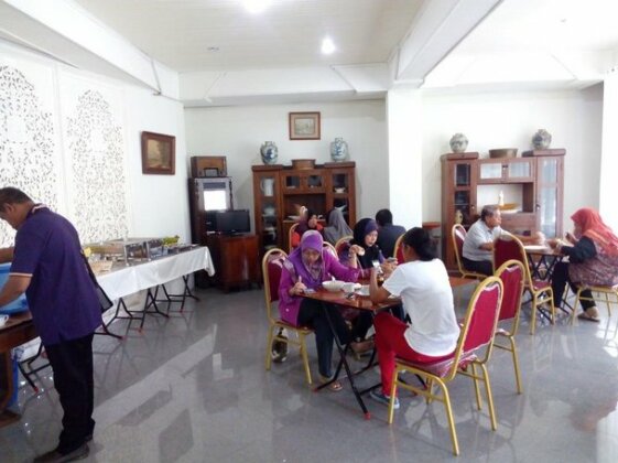 Amali Gallery Hotel - Photo3