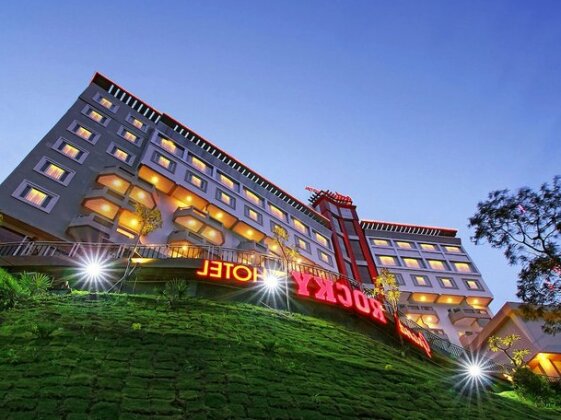 Grand Rocky Hotel Bukittinggi - Photo2