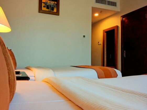 Grand Rocky Hotel Bukittinggi - Photo5