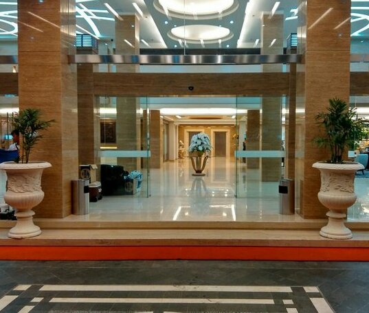 Grand Royal Denai Hotel - Photo2
