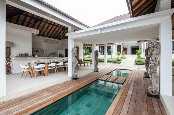 Sumptuous 6 Bedroom Private Pool Villa - Photo4